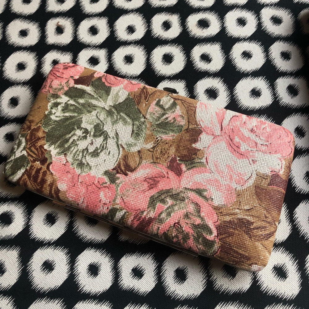 Clutch wallet